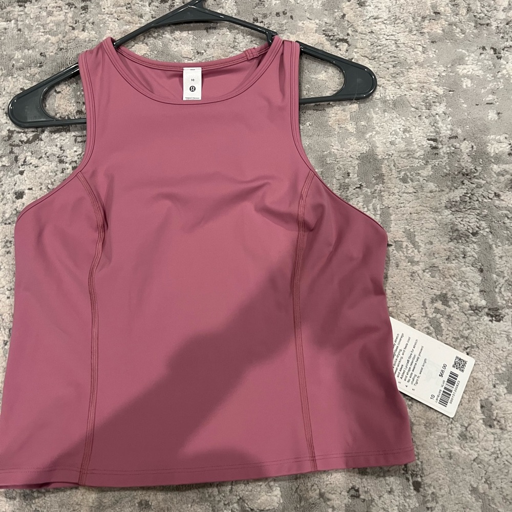 NWT lululemon size 10 Nulux cropped racerback run tank